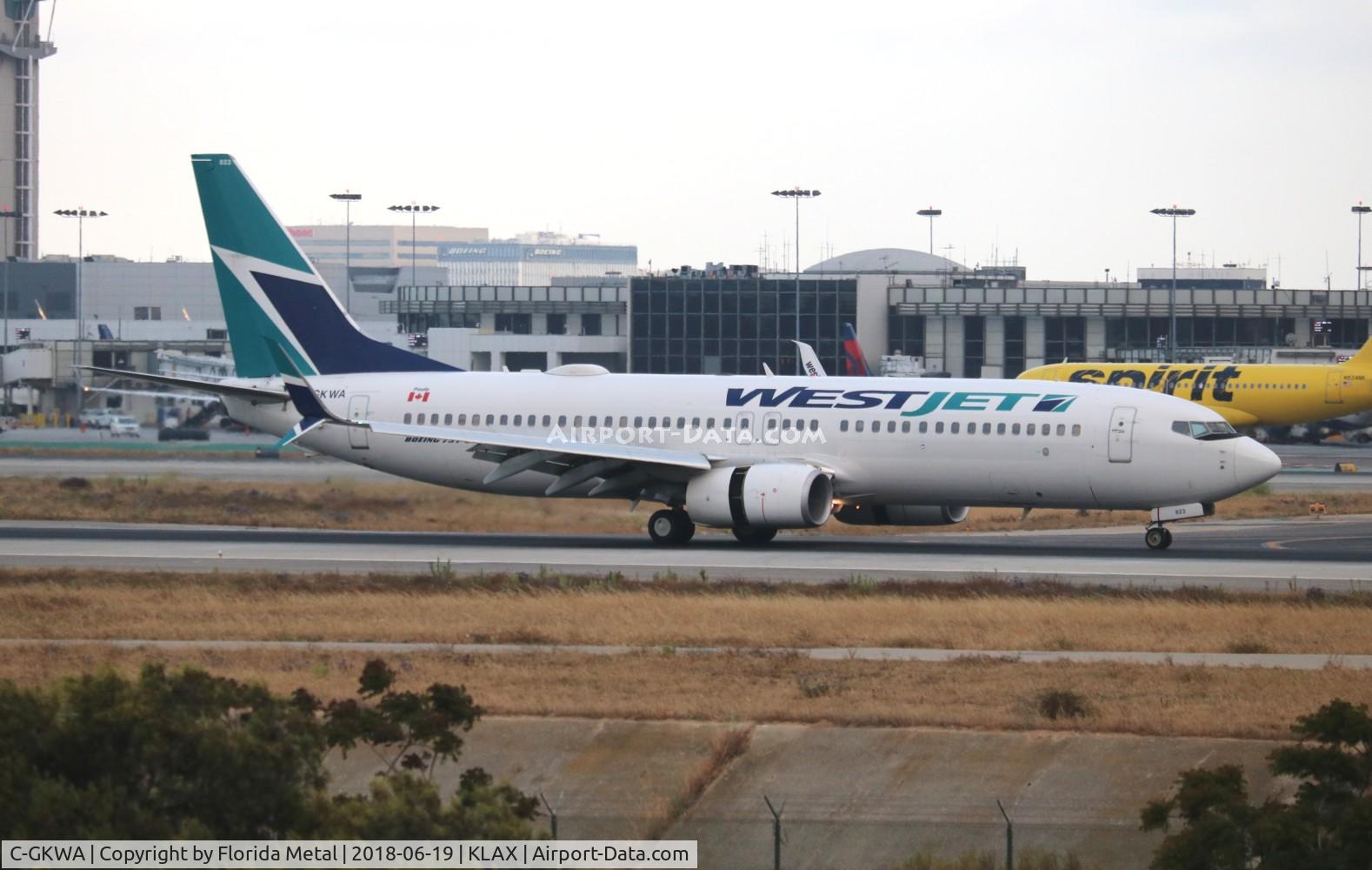 C-GKWA, 2013 Boeing 737-8CT C/N 39089, WestJet 737-800 zx