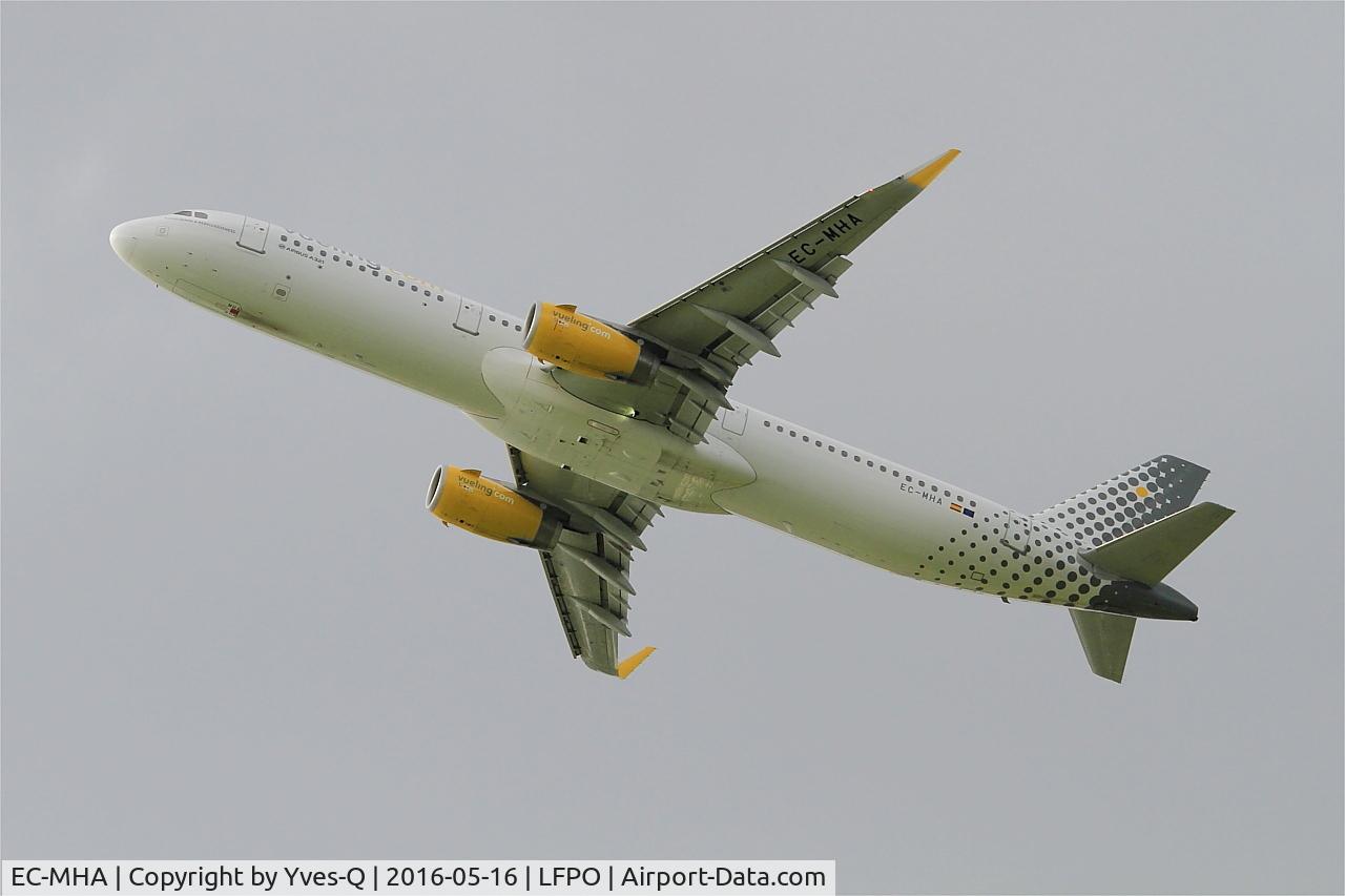 EC-MHA, 2015 Airbus A321-231 C/N 6684, Airbus A321-231, Take off Rwy 24, Paris-Orly Airport (LFPO-ORY)
