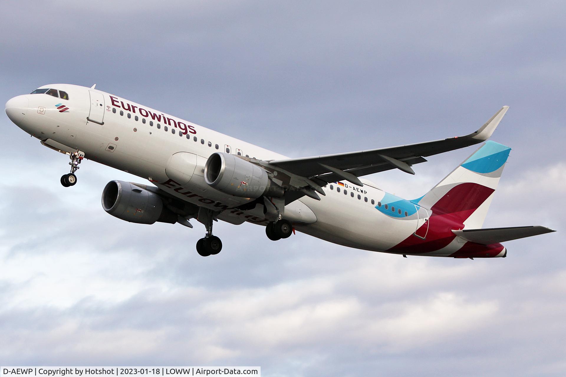 D-AEWP, 2016 Airbus A320-214 C/N 7377, Climbing from runway 29