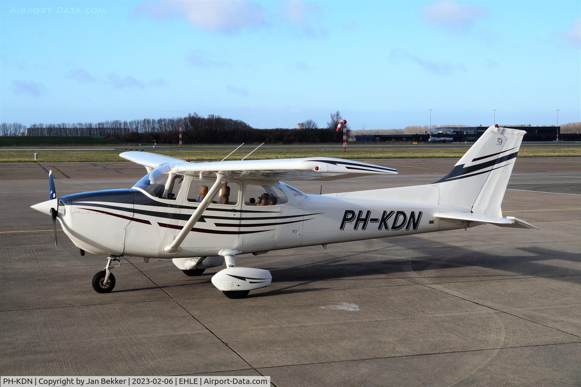 PH-KDN, 1978 Reims F172N Skyhawk C/N 1735, Lelystad Airport