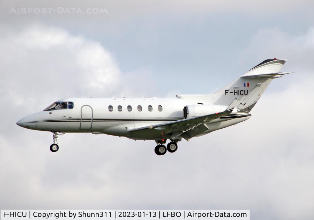 F-HICU, 2009 Hawker Beechcraft 900XP C/N HA-0092, Landing rwy 32R