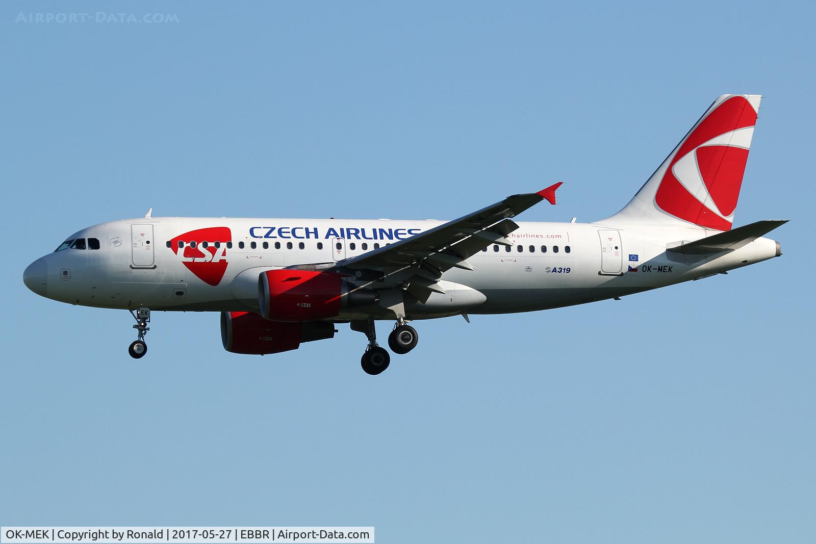 OK-MEK, 2007 Airbus A319-112 C/N 3043, at bru