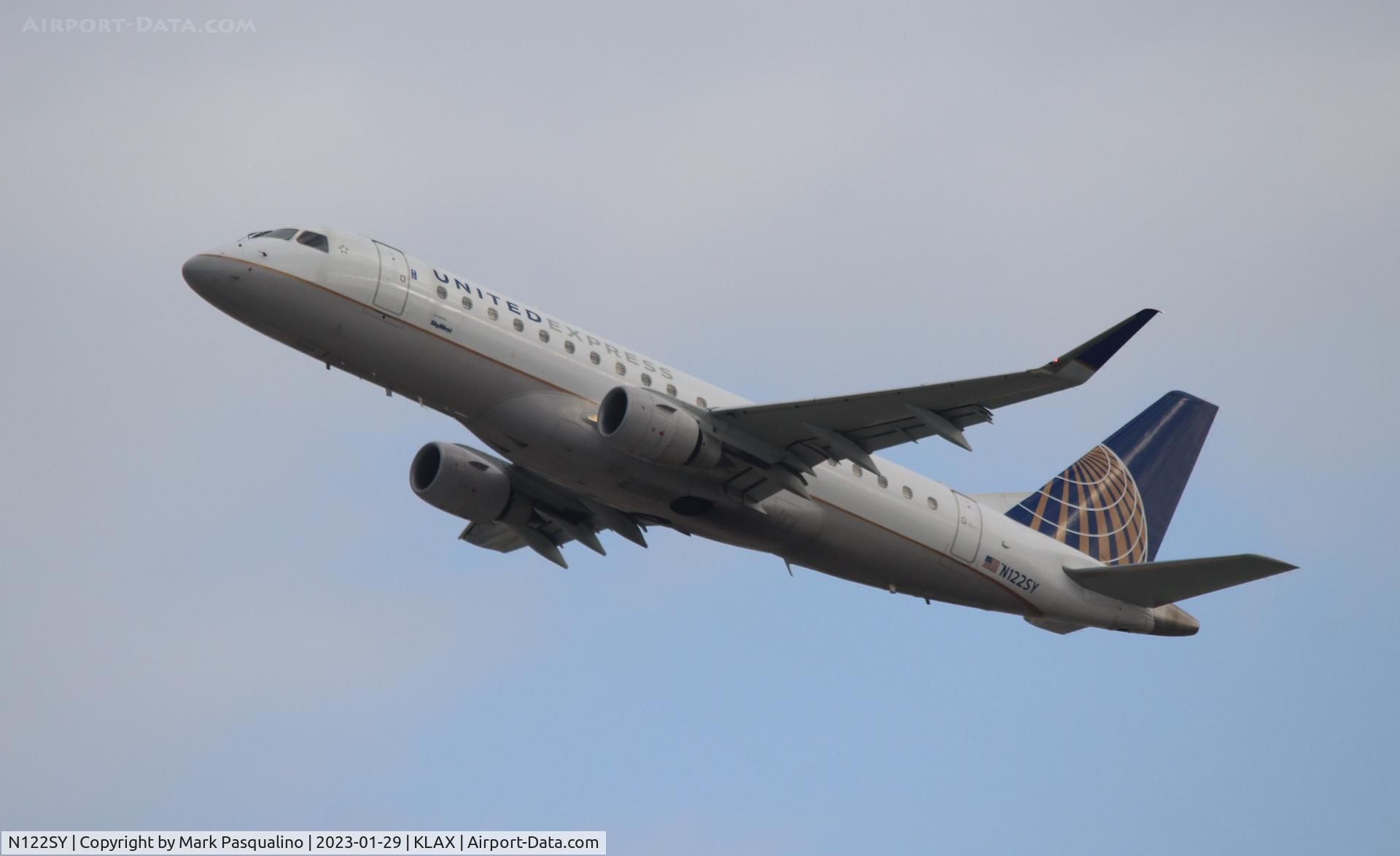 N122SY, 2014 Embraer 175LR (ERJ-170-200LR) C/N 17000431, ERJ-170-200LR
