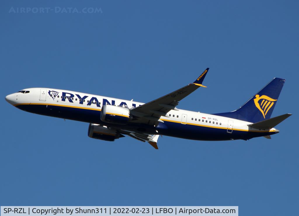 SP-RZL, 2021 Boeing 737 MAX 8-200 C/N 62333, Climbing after take off from rwy 32R