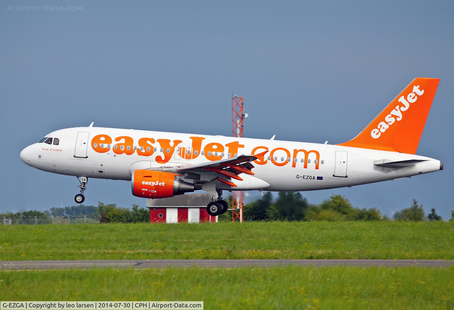 G-EZGA, 2010 Airbus A319-111 C/N 4427, Copenhagen 30.7.2014 l/d R-04L