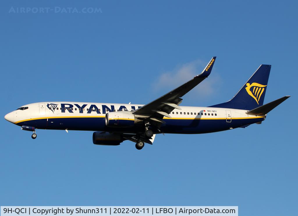9H-QCI, 2016 Boeing 737-8AS C/N 44726, Landing rwy 32L