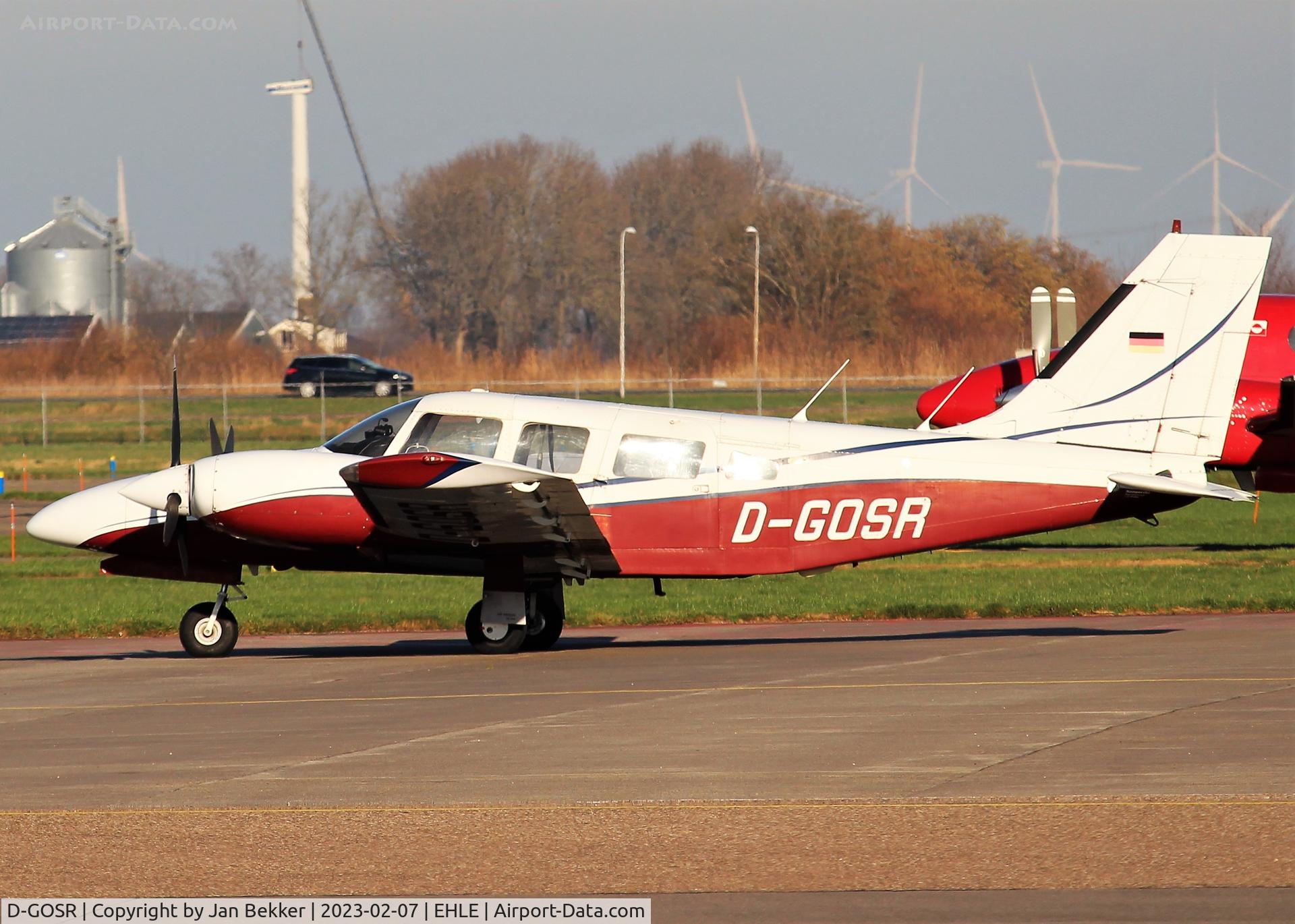 D-GOSR, 1981 Piper PA-34-220T Seneca III C/N 34-8133017, Lelystad Airport