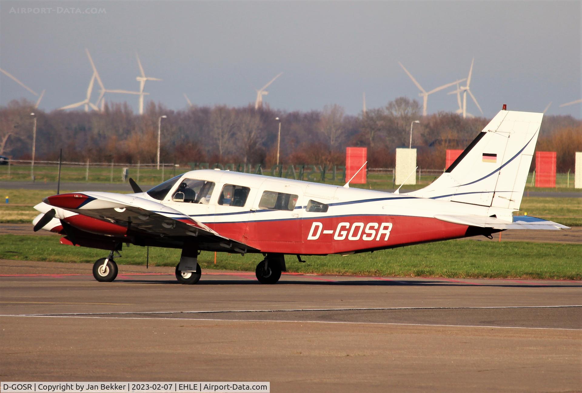 D-GOSR, 1981 Piper PA-34-220T Seneca III C/N 34-8133017, Lelystad Airport