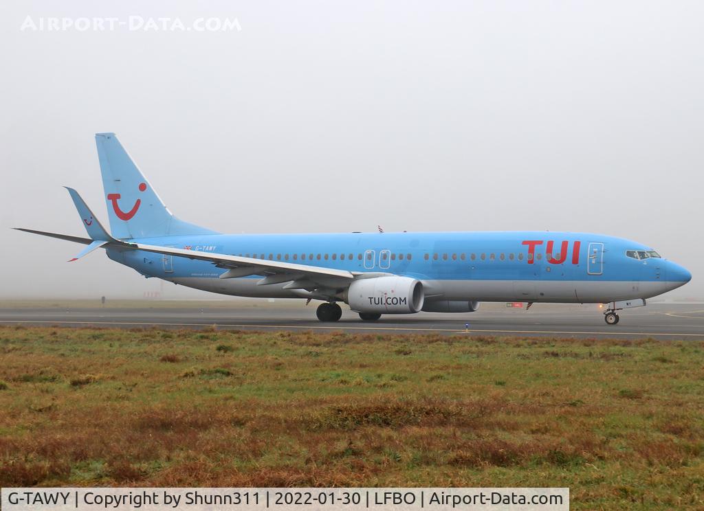 G-TAWY, Boeing 737-8K5 C/N 37246, Taxiing holding point rwy 14L for departure... Still in old c/s with additional split scimitar winglets...