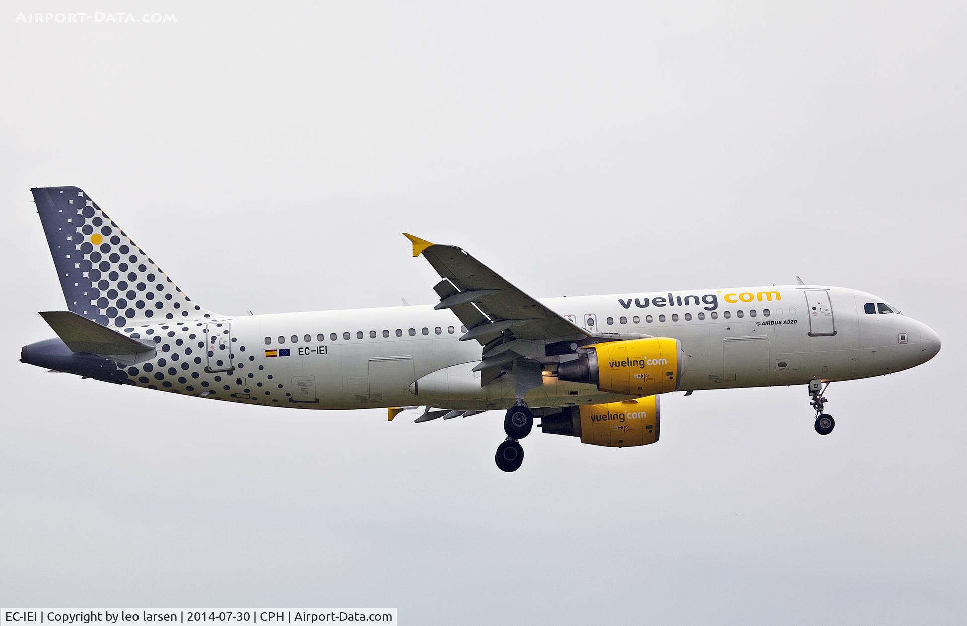 EC-IEI, 2001 Airbus A320-214 C/N 1694, Copenhagen 30.7.2014