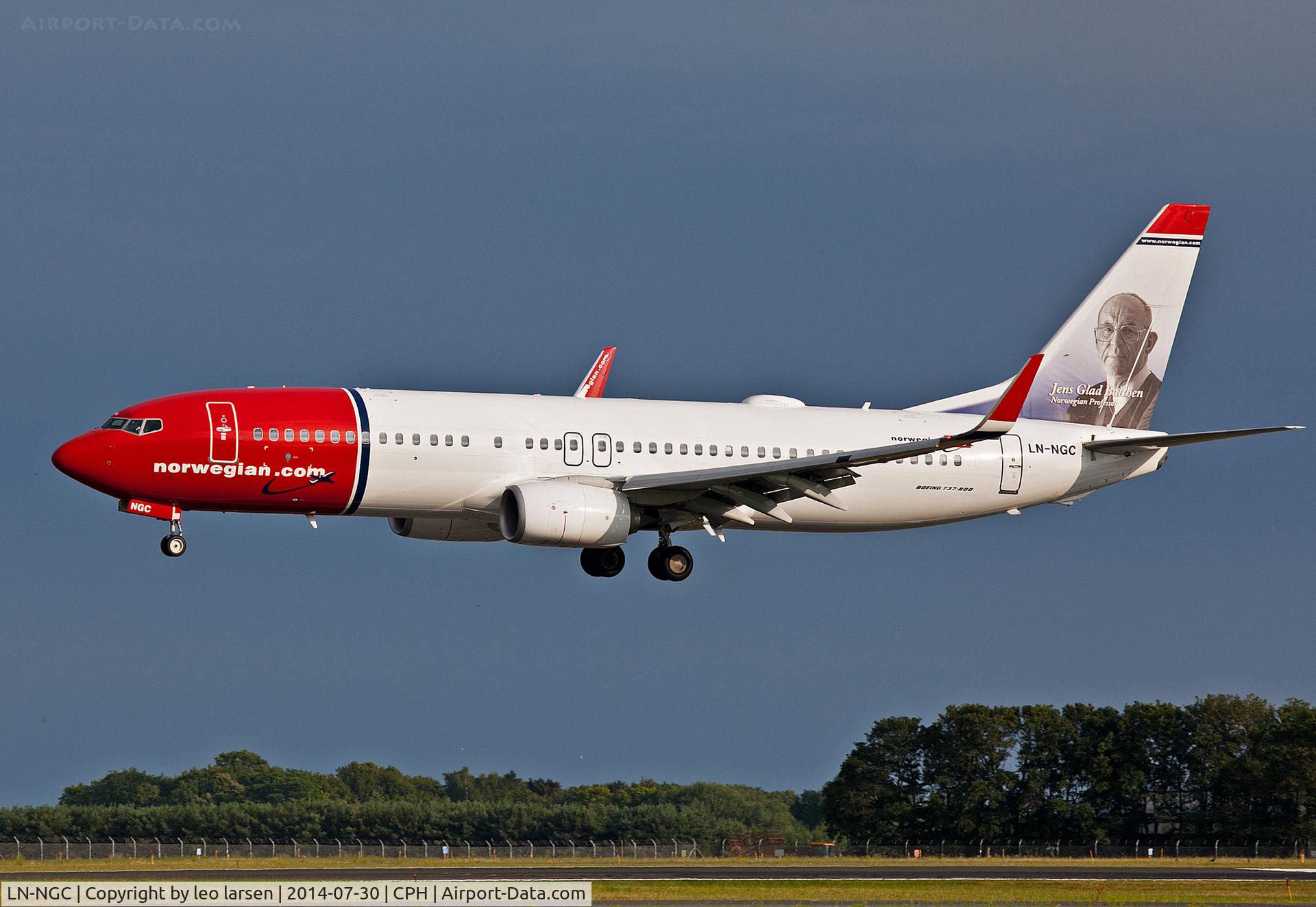 LN-NGC, 2012 Boeing 737-8JP C/N 39016, Copenhagen 30.7.2014 l/d R-04L
