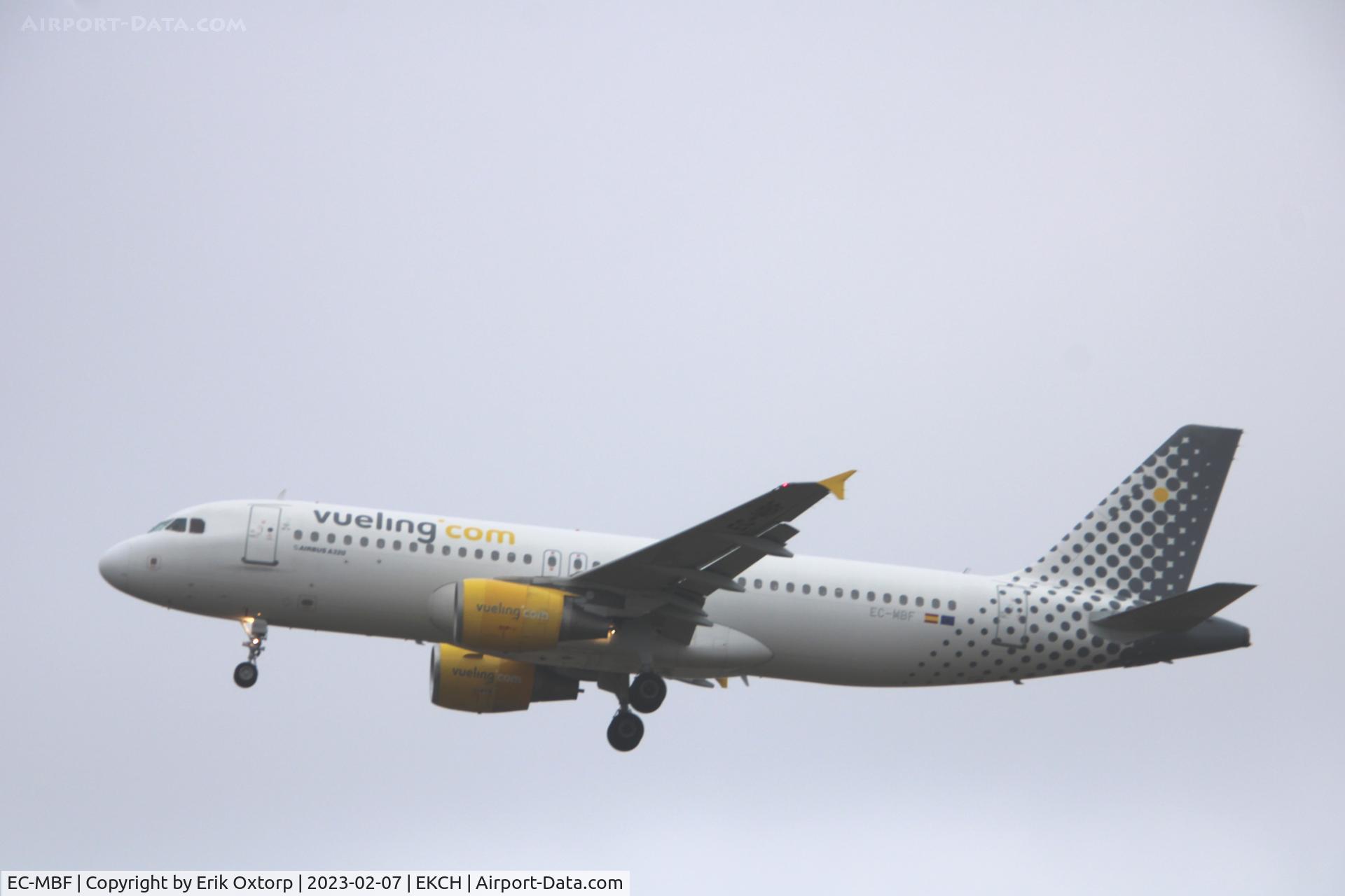 EC-MBF, 2008 Airbus A320-214 C/N 3492, EC-MBF landing rw 22L