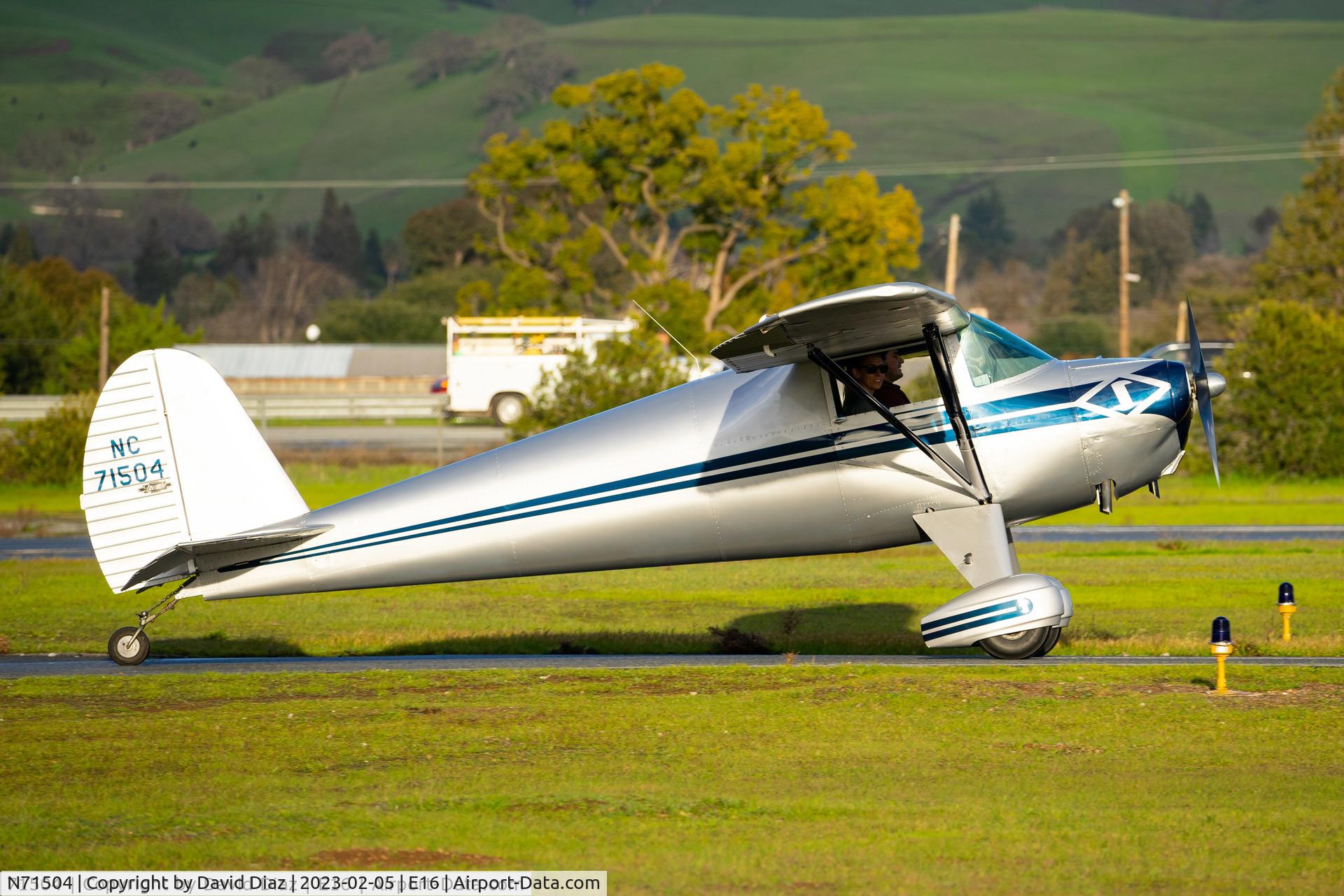 N71504, 1946 Luscombe 8A C/N 2931, N71504 Taxiing
