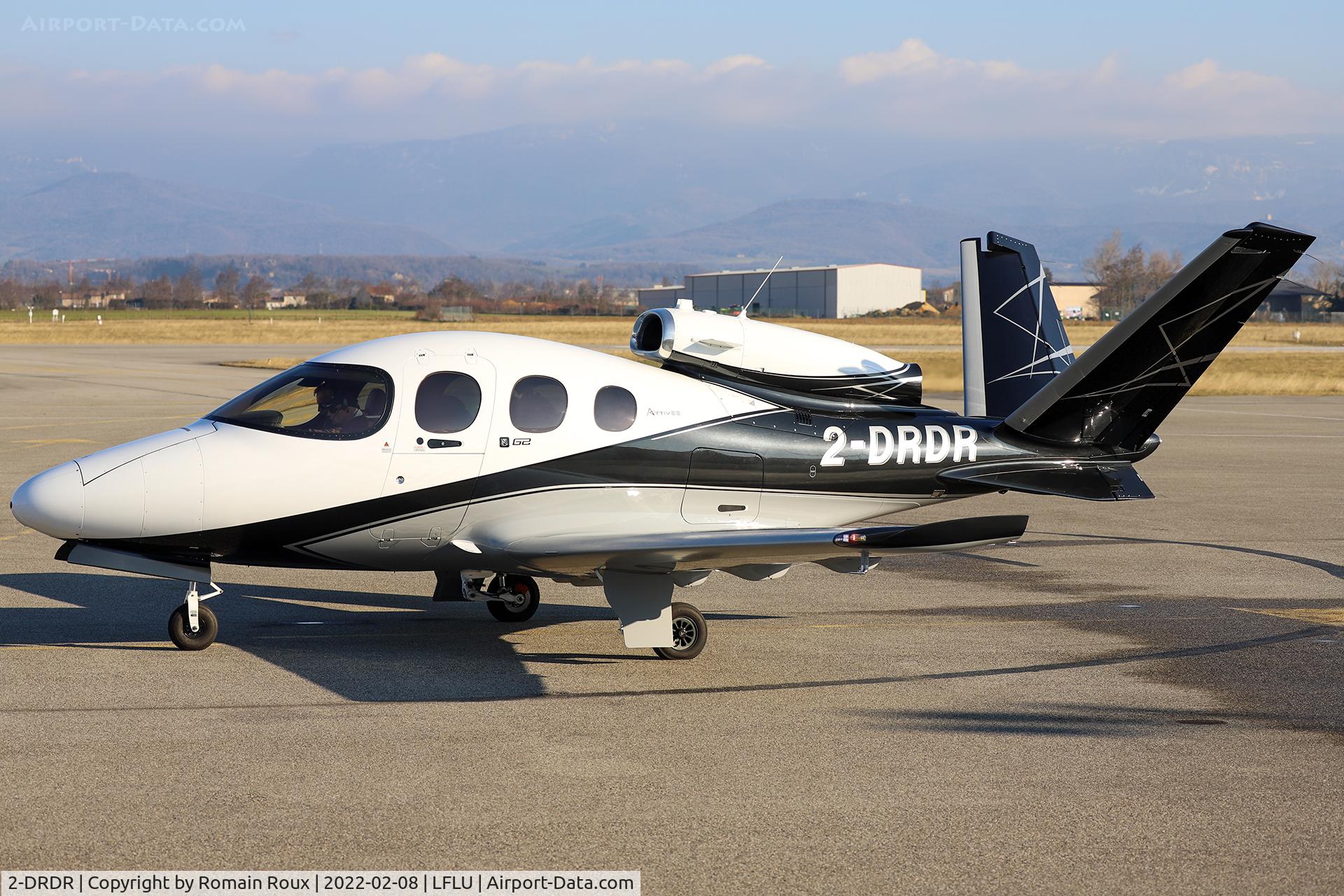 2-DRDR, 2020 Cirrus SF-50 Vision. C/N 0216, From Toussus le Noble