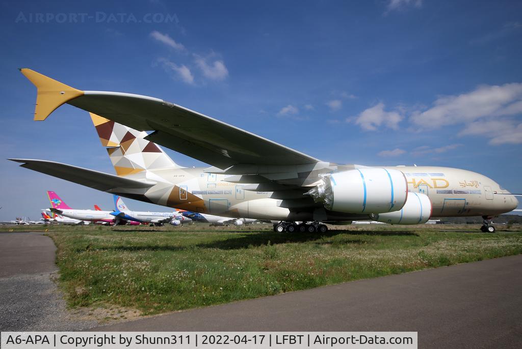 A6-APA, 2014 Airbus A380-861 C/N 166, Stored...