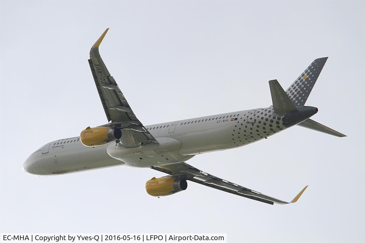 EC-MHA, 2015 Airbus A321-231 C/N 6684, Airbus A321-231, Climbing from Rwy 24, Paris-Orly Airport (LFPO-ORY)