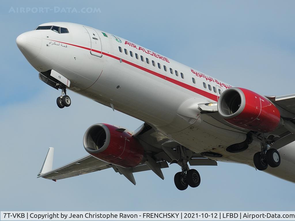 7T-VKB, 2005 Boeing 737-8D6 C/N 34165, Air Algérie landing runway 23
