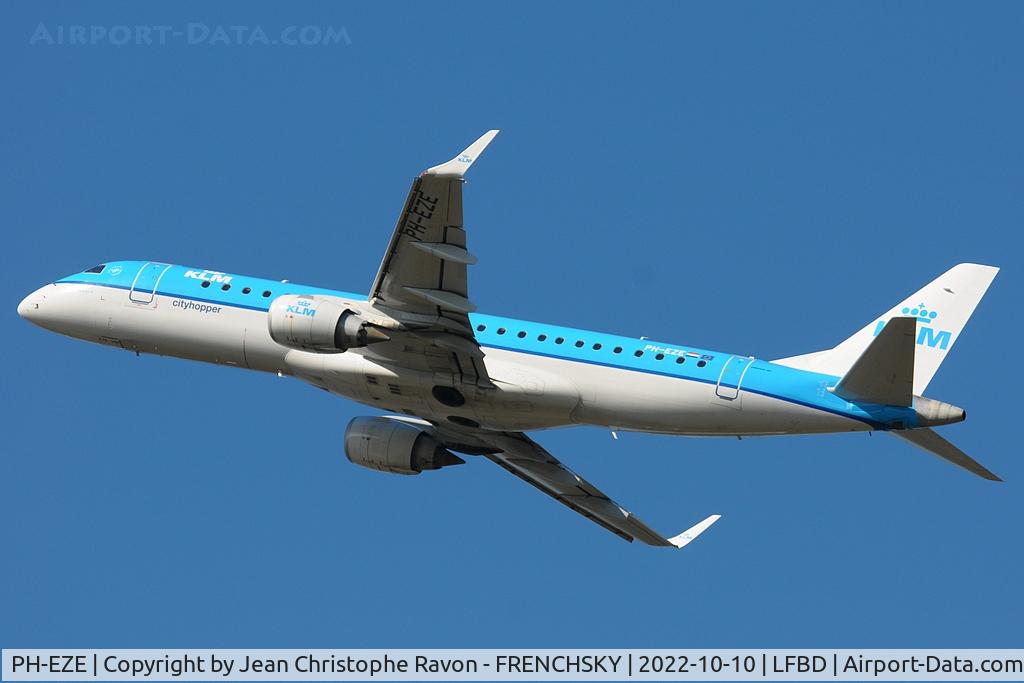 PH-EZE, 2009 Embraer 190LR (ERJ-190-100LR) C/N 19000288, KLM to Amsterdam take off runway 23