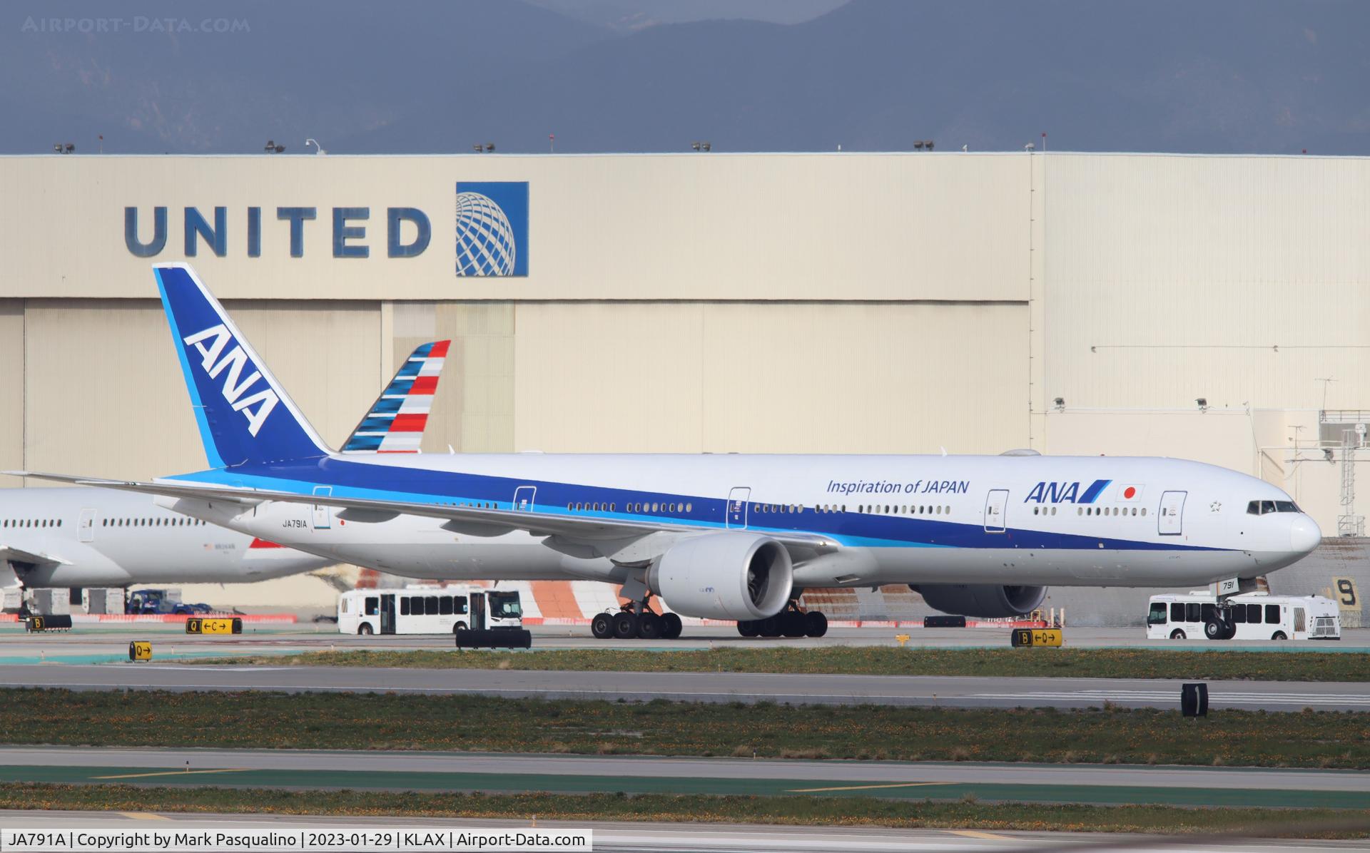 JA791A, 2015 Boeing 777-381/ER C/N 60137, Boeing 777-381/ER