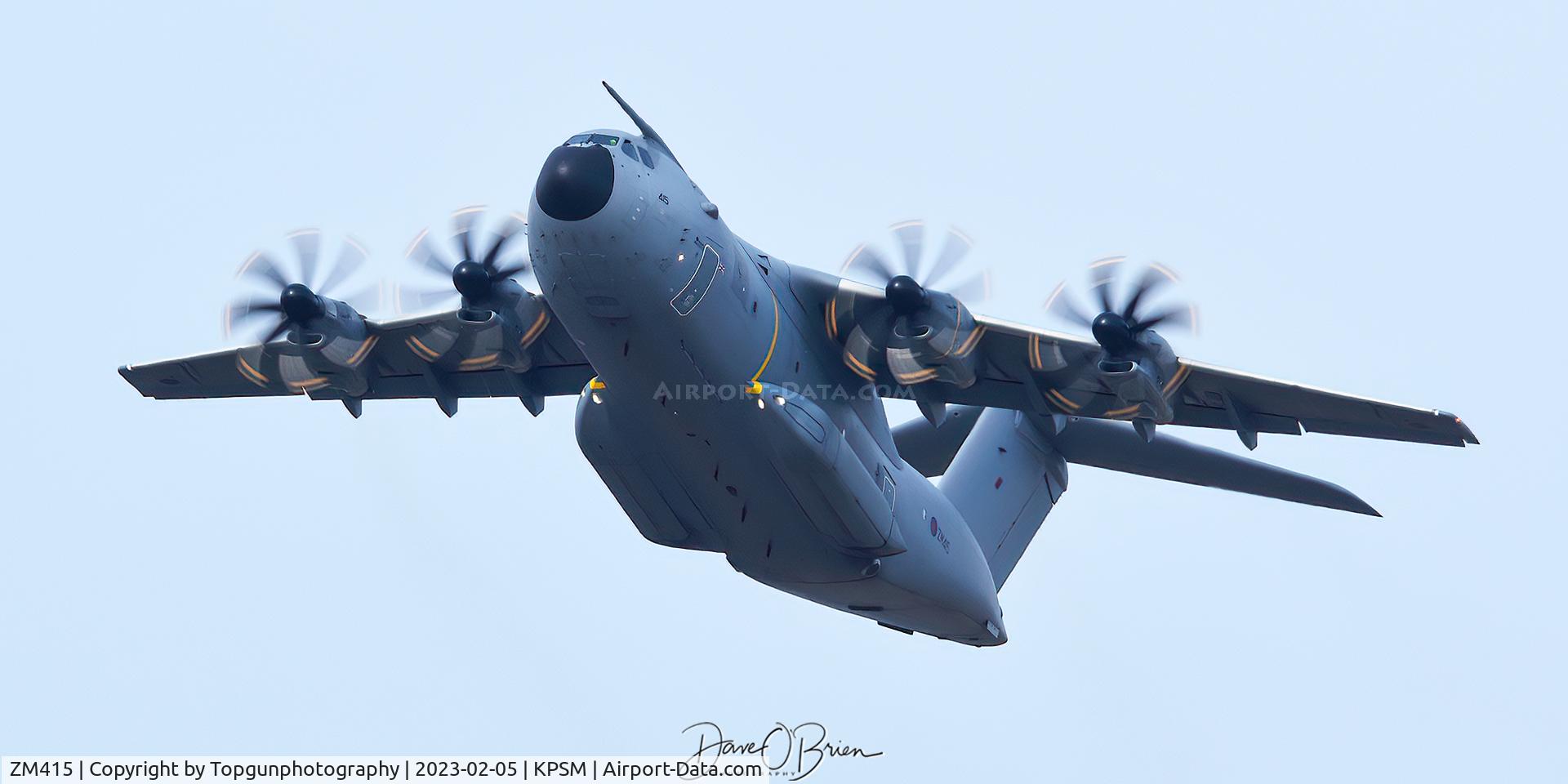 ZM415, 2016 Airbus A400M-180 Atlas C.1 C/N 052, ASCOT4142 departing