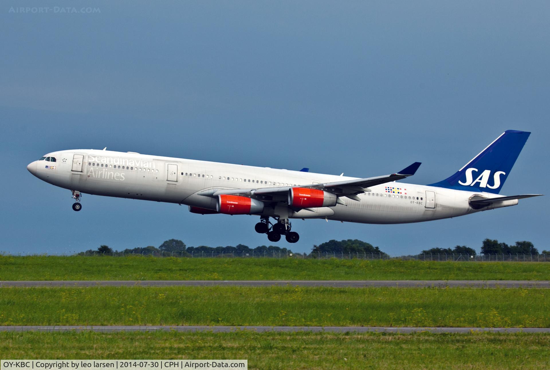 OY-KBC, 2002 Airbus A340-313X C/N 467, Copenhagen 30.7.2014 l/d R-04L