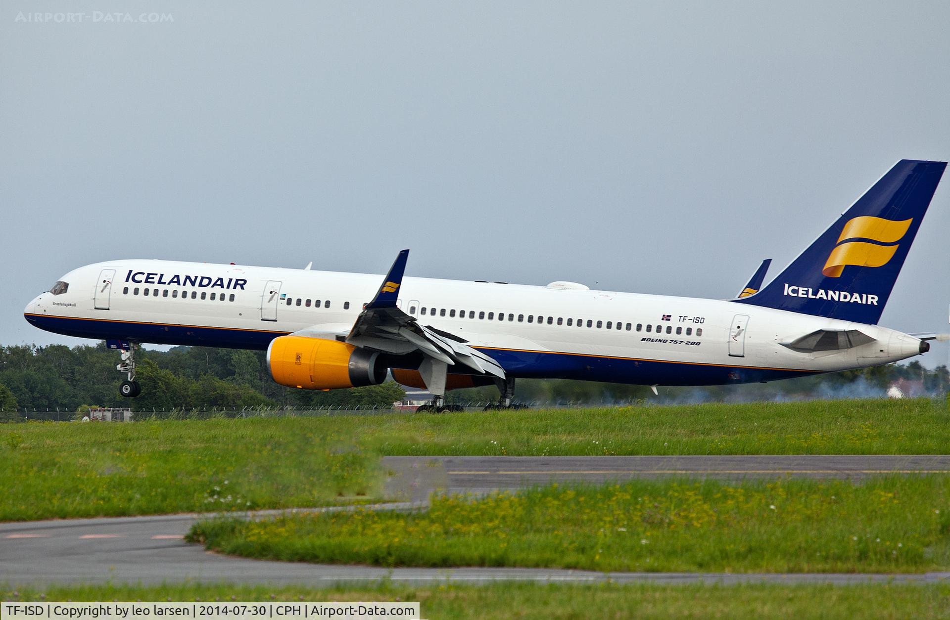 TF-ISD, 1991 Boeing 757-223 C/N 24596, Copenhagen 30.7.2014