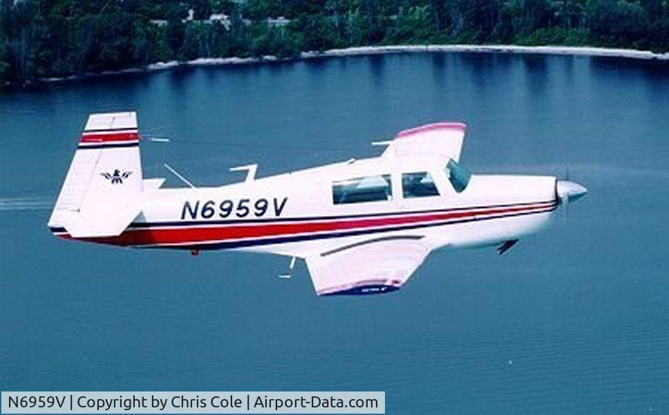 N6959V, 1975 Mooney M20F Executive C/N 22-1326, N6959V In Flight, circa 1994
Pilot - Chris C. Cole