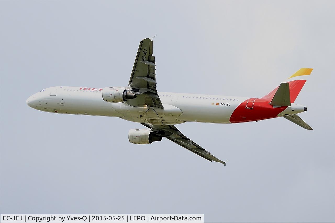 EC-JEJ, 2005 Airbus A321-211 C/N 2381, Airbus A321-211, Climbing from rwy 24, Paris-Orly airport (LFPO-ORY)