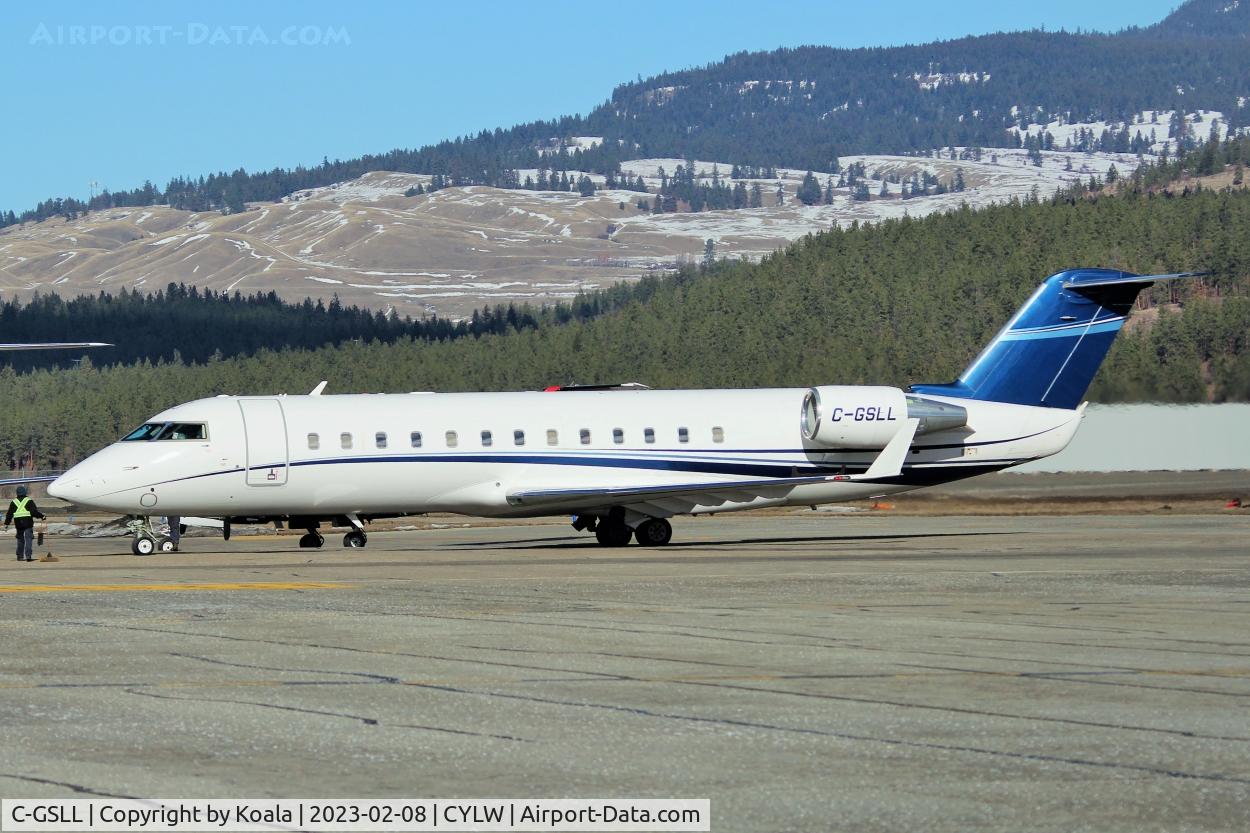 C-GSLL, 2009 Bombardier Challenger 850 (CL-600-2B19) C/N 8103, Arrival from Regina (YQR)