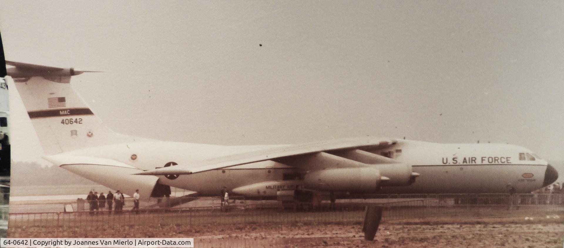 64-0642, 1964 Lockheed C-141A Starlifter C/N 300-6055, Belgian air show'70s