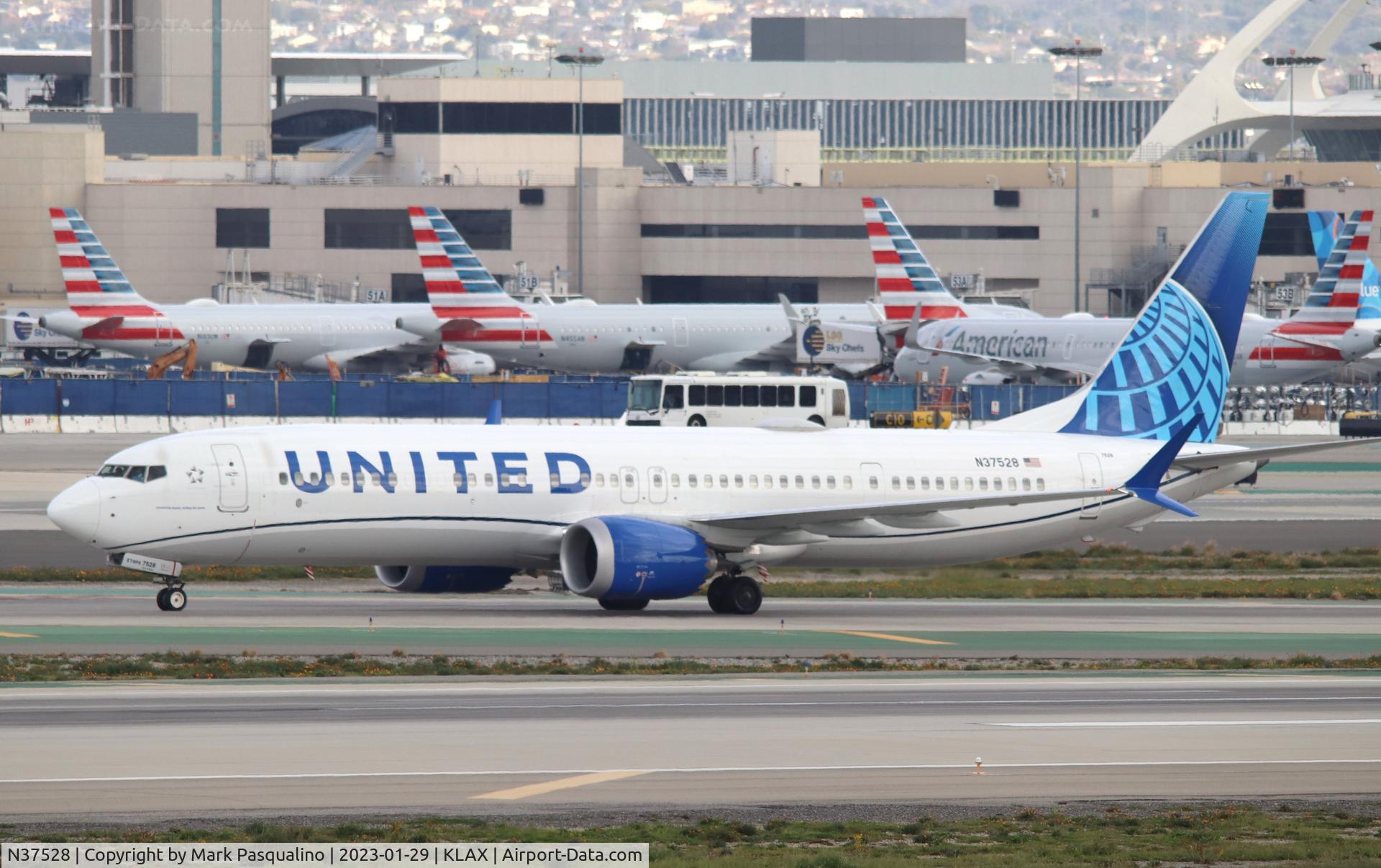 N37528, 2021 Boeing 737-9 MAX C/N 64502, Boeing 737-9 MAX