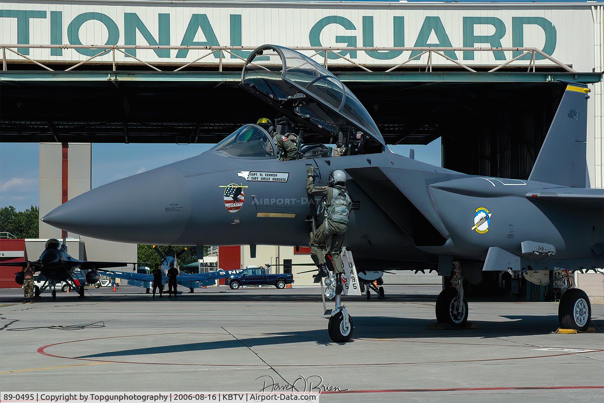89-0495, 1989 McDonnell Douglas F-15E Strike Eagle C/N 1142/E117, Strike Demo team climbing in