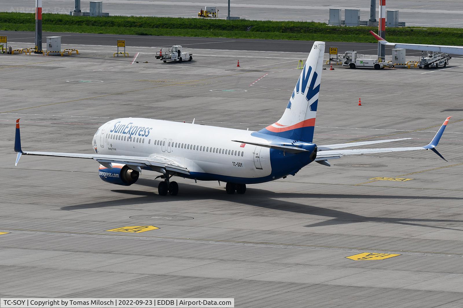 TC-SOY, 2010 Boeing 737-800 C/N 40777, 
