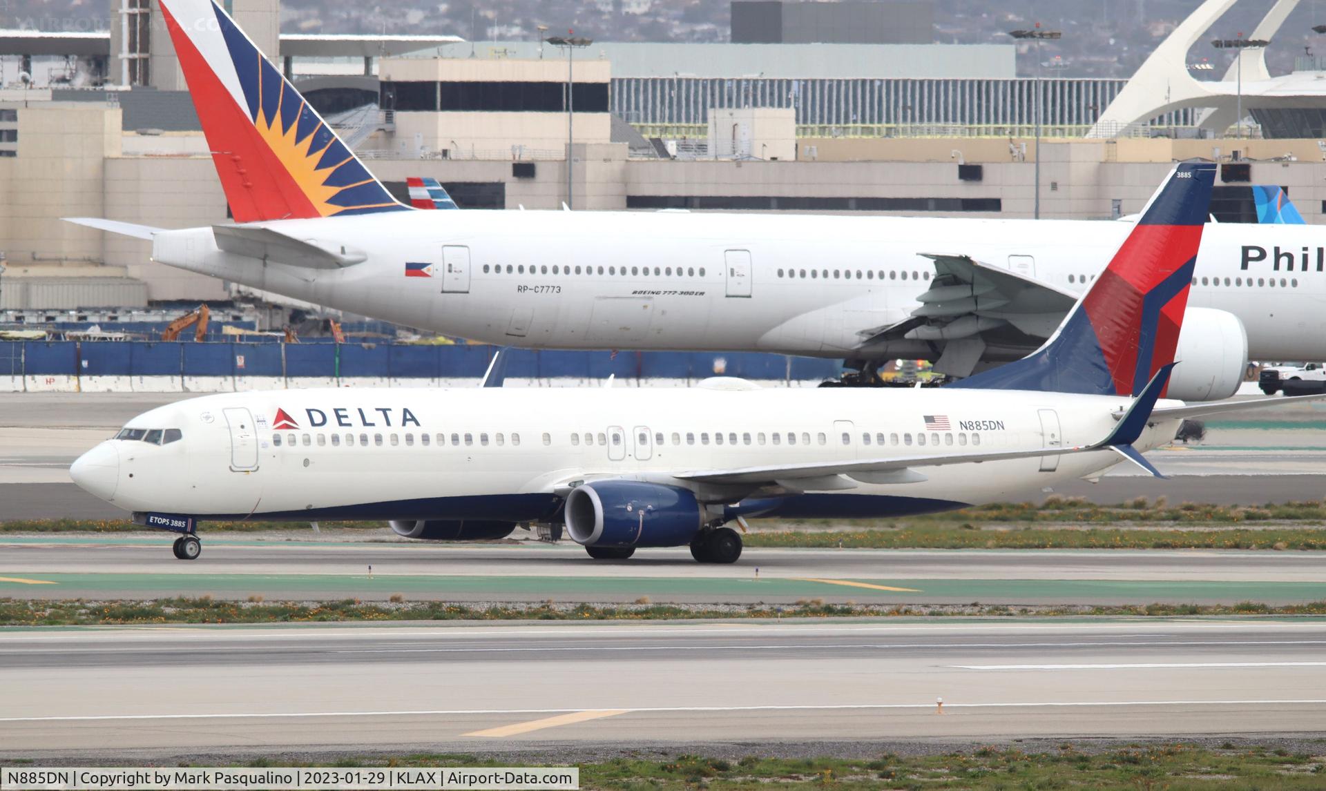 N885DN, 2017 Boeing 737-900/ER C/N 31996, Boeing 737-932/ER