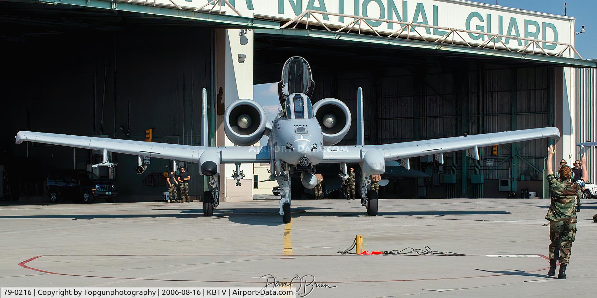 79-0216, 1979 Fairchild Republic A-10A Thunderbolt II C/N A10-0480, Bringing her in to a stop.
