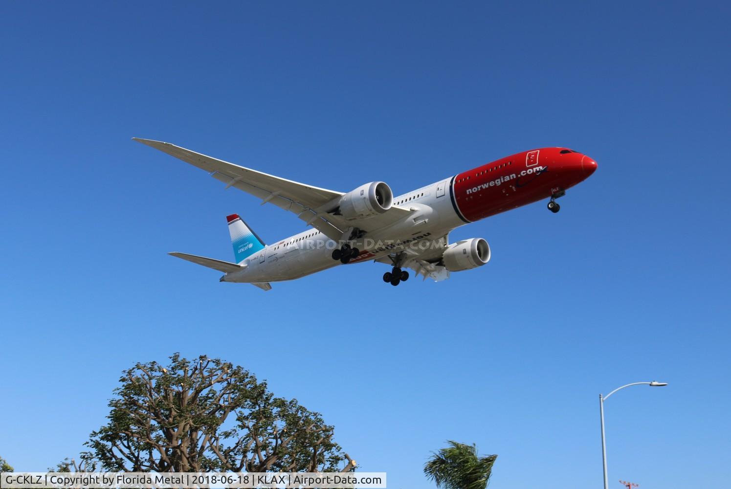 G-CKLZ, 2017 Boeing 787-9 Dreamliner C/N 38774, Norwegian 789 zx