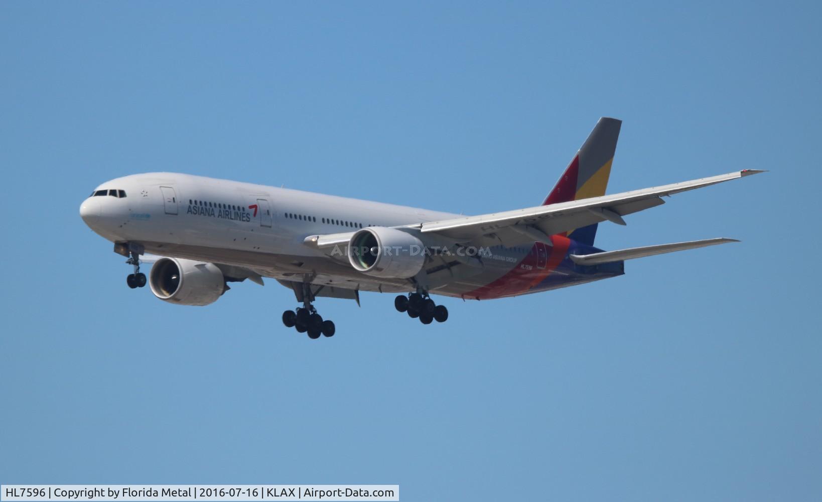 HL7596, 2001 Boeing 777-28E/ER C/N 28681, Asiana 772 zx