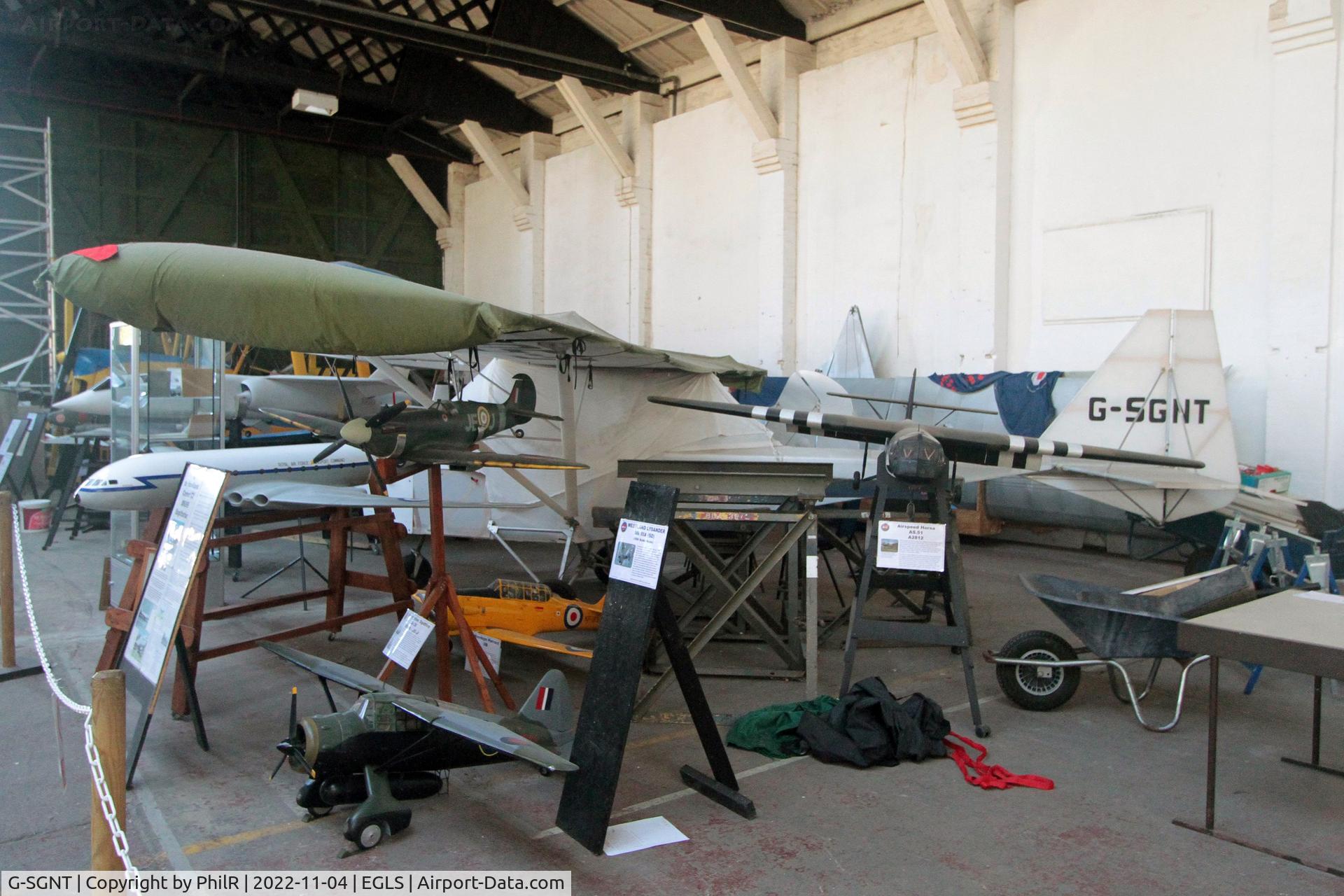 G-SGNT, 2015 Skylark Skylark C/N LAA 351 14944, G-SGNT 2015 Skylark BDAC Old Sarum