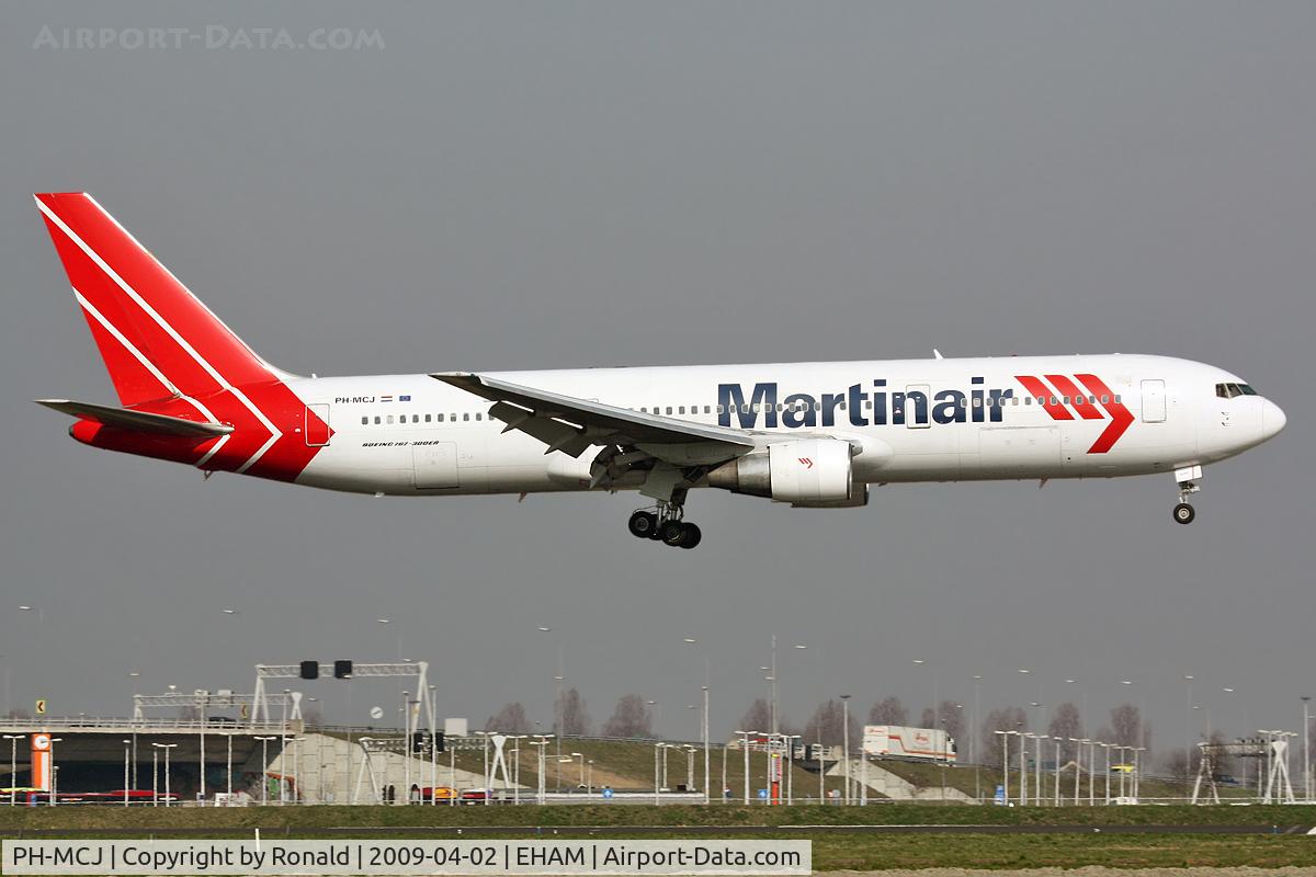 PH-MCJ, 1993 Boeing 767-33A C/N 25535, at spl