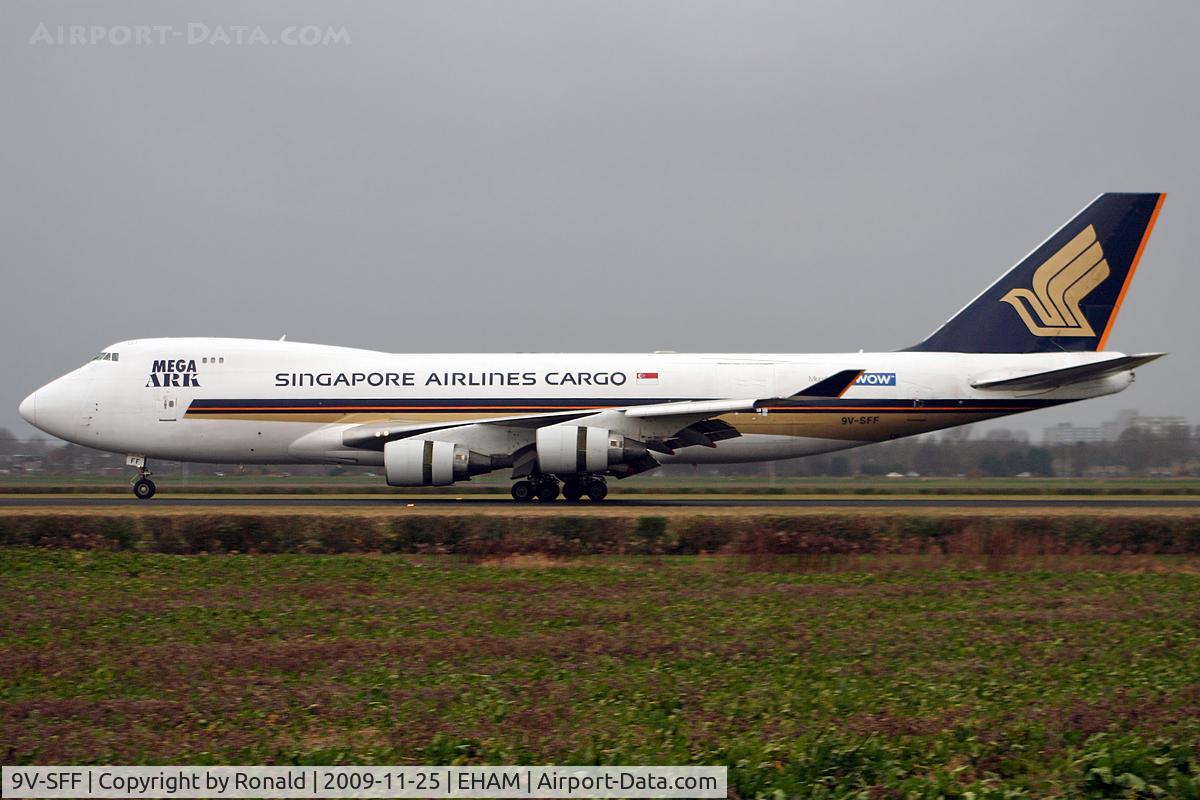9V-SFF, 1997 Boeing 747-412F/SCD C/N 28026, sat spl
