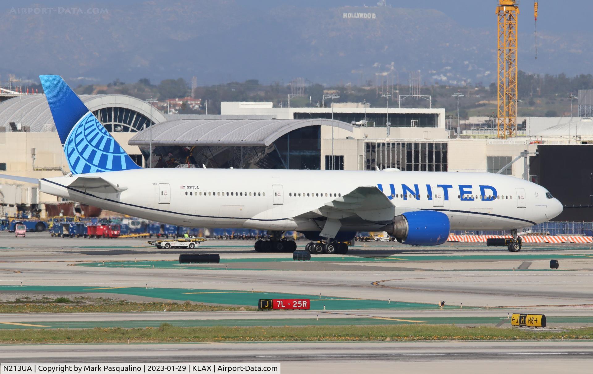 N213UA, 2000 Boeing 777-222 C/N 30219, Boeing 777-222