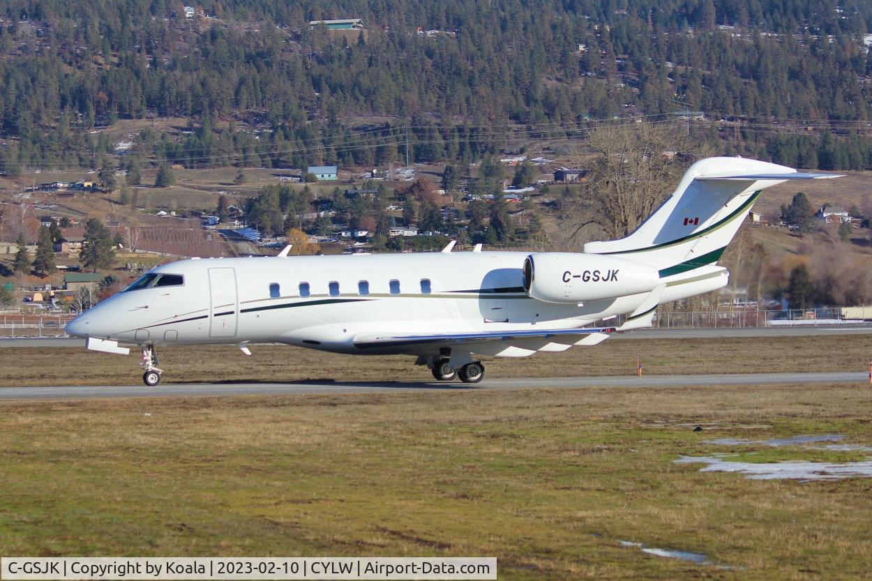 C-GSJK, 2013 Bombardier BD-100-1A10 Challenger 300 C/N 20433, Arrival from Jackson (JAC, WY).