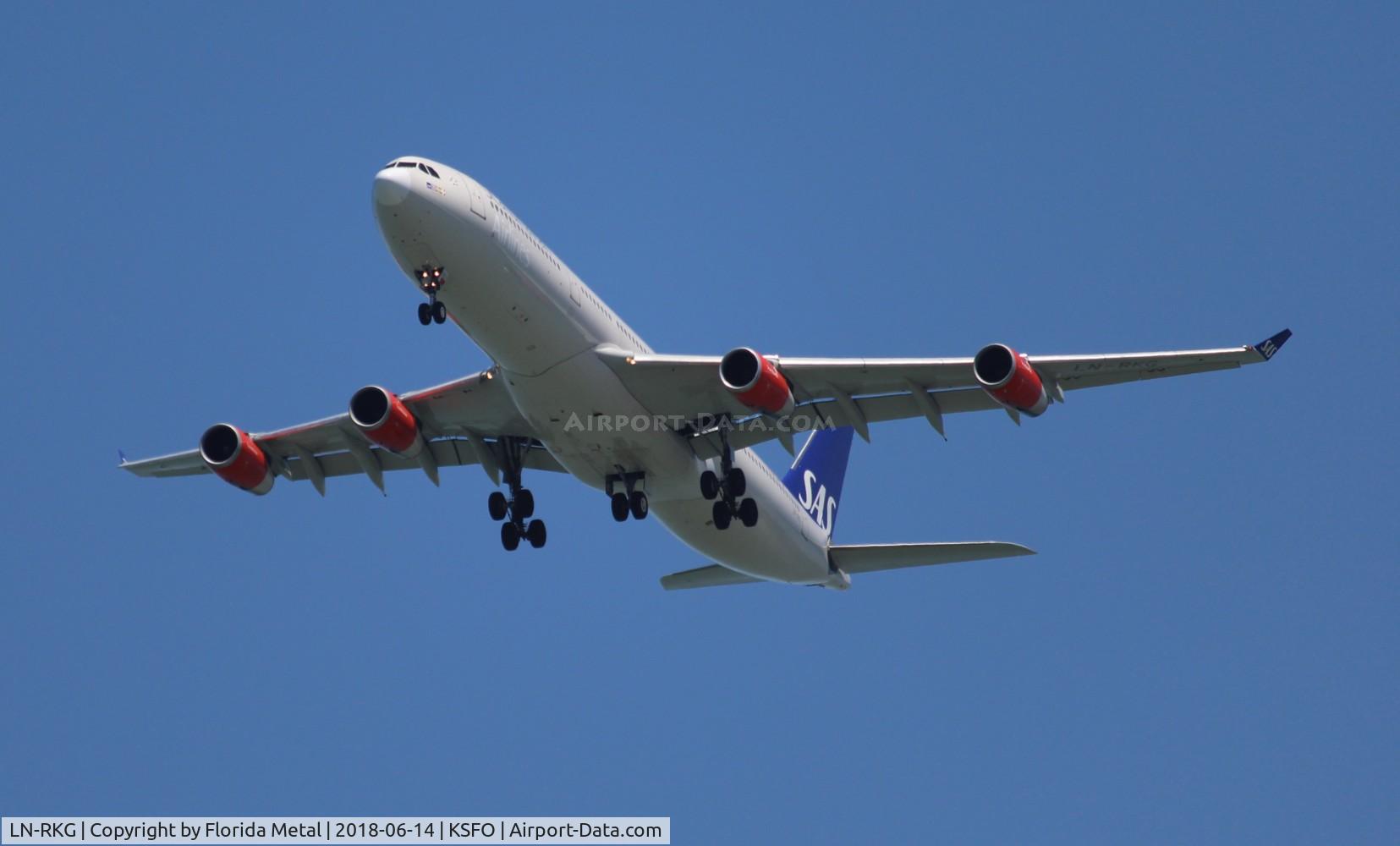 LN-RKG, 2001 Airbus A340-313X C/N 424, SAS A340-300 zx