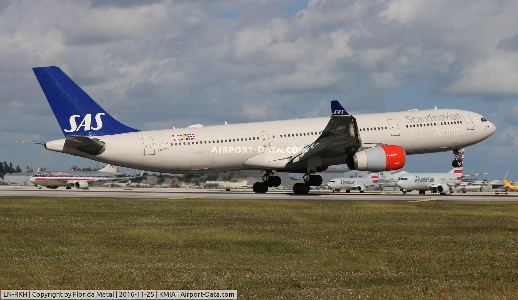LN-RKH, 2002 Airbus A330-343 C/N 497, SAS A333 zx