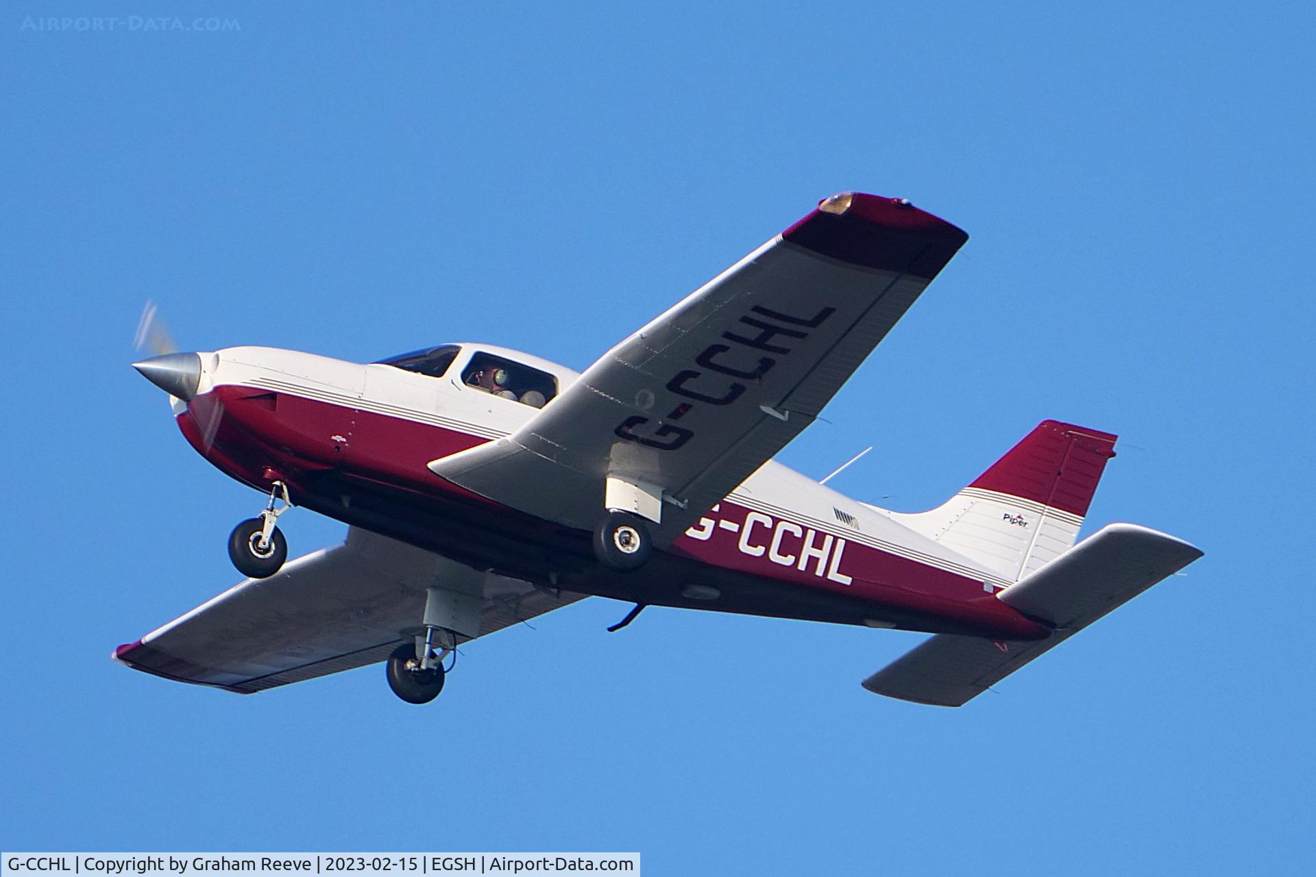 G-CCHL, 1998 Piper PA-28-181 Cherokee Archer III C/N 2843176, On approach to Norwich.