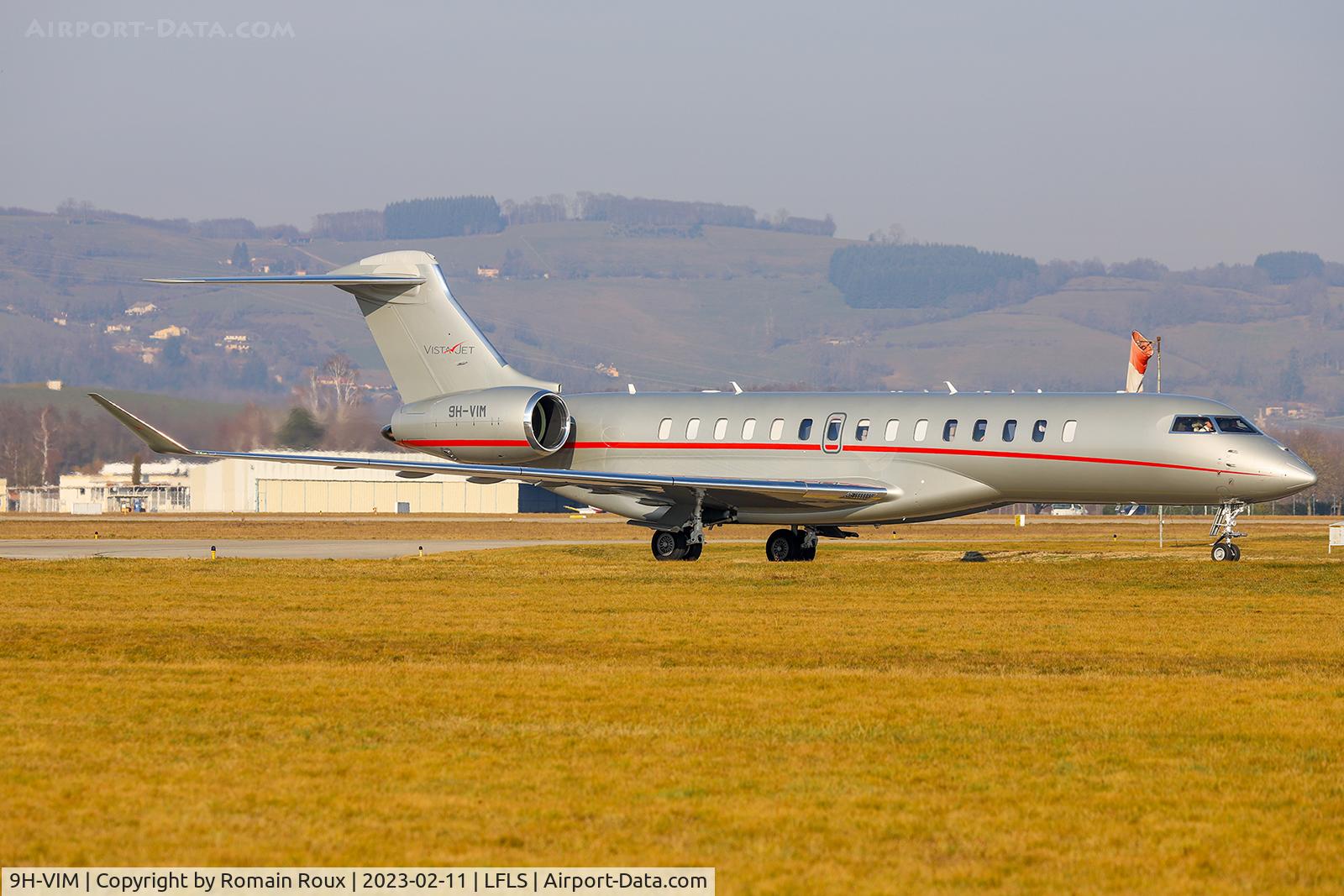 9H-VIM, 2021 Bombardier BD-700-2A12 Global 7500 C/N 70112, Taxiing