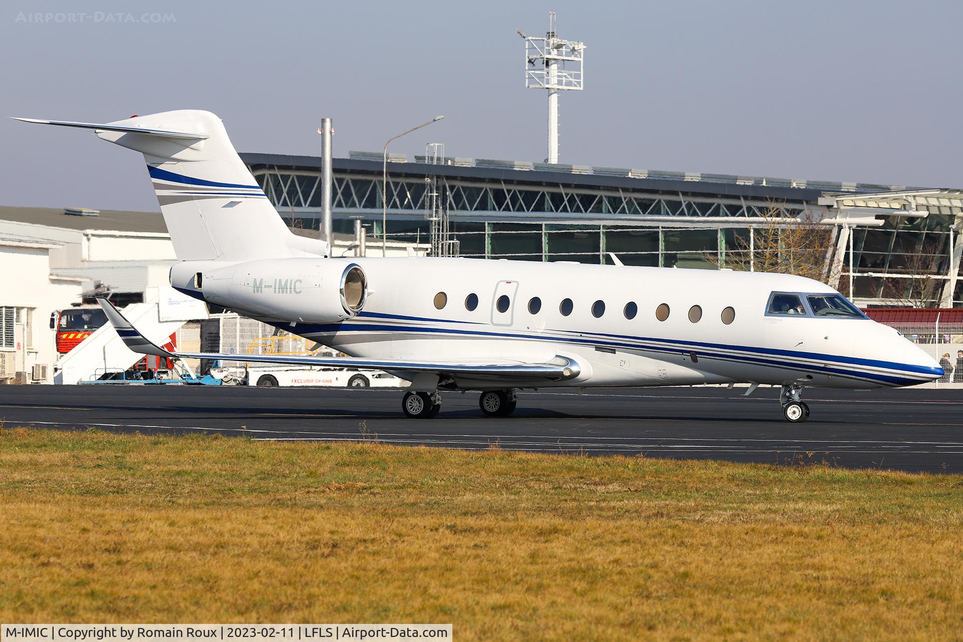 M-IMIC, Israel Aircraft Industries Gulfstream G280 C/N 2003, Taxiing