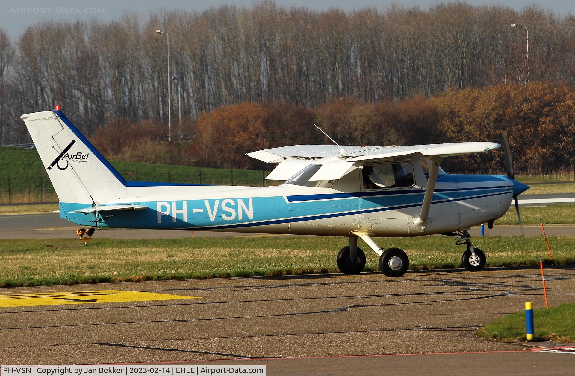 PH-VSN, Reims F152 C/N 1714, Lelystad Airport