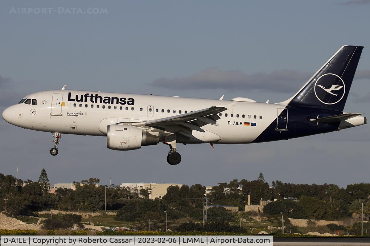 D-AILE, 1996 Airbus A319-114 C/N 627, Runway 31