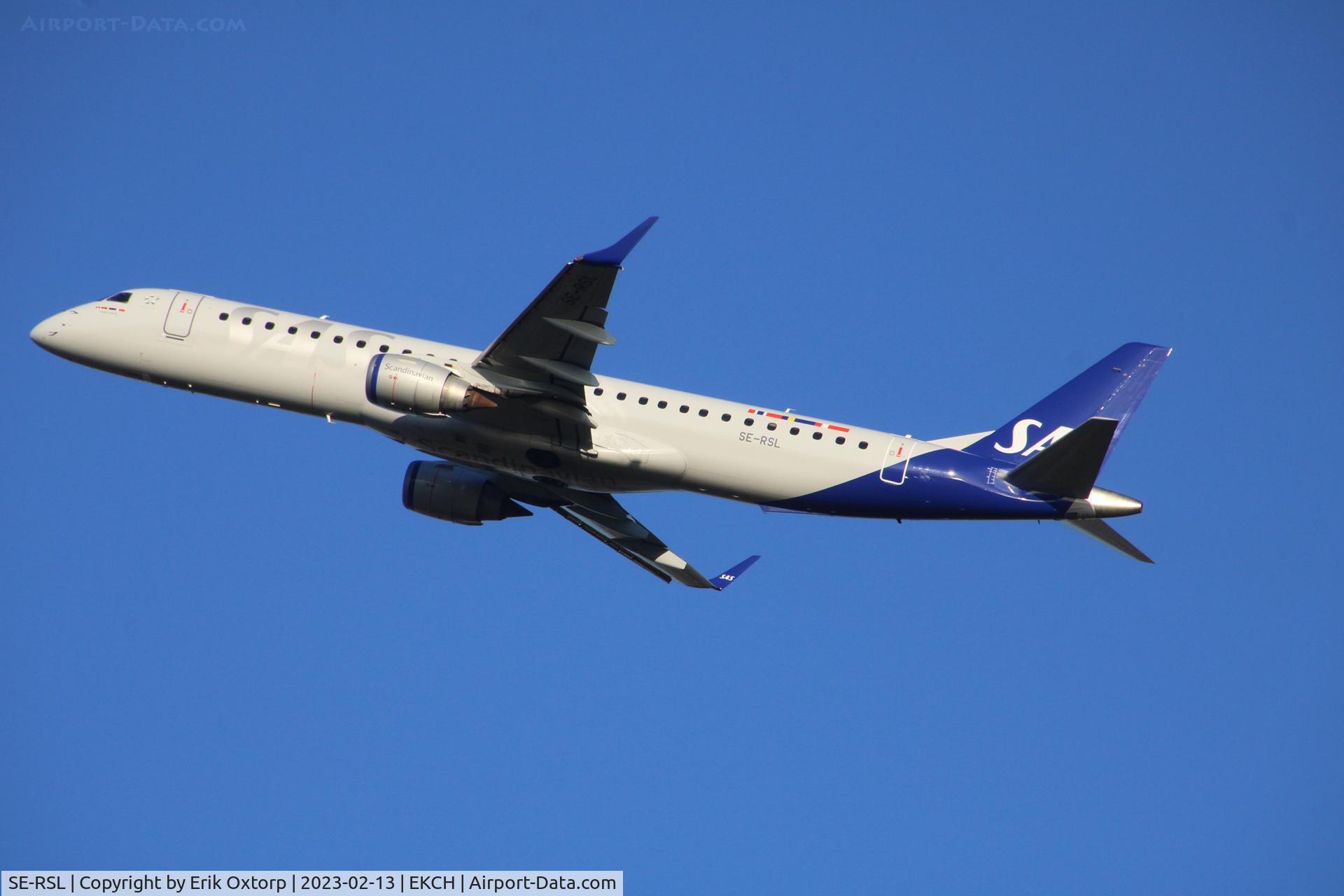 SE-RSL, 2007 Embraer 195LR (ERJ-190-200LR) C/N 1900128, SE-RSL taking off rw 22R